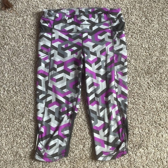 Athleta purple and grey patterned crop legging - Picture 2 of 8